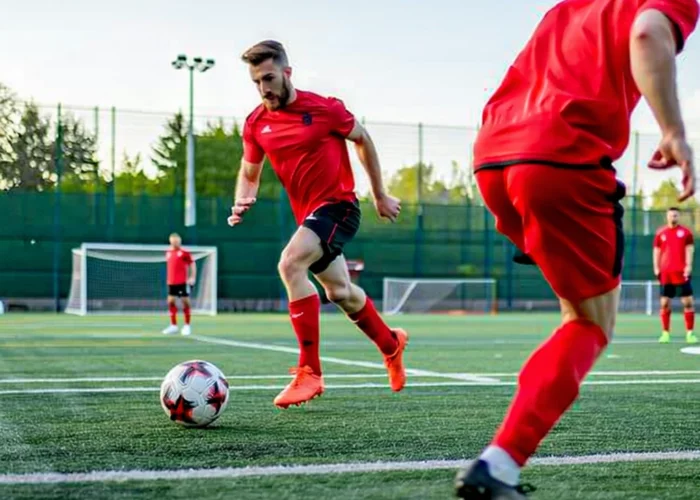 Fußballtraining Ü35: Effektiver Trainingsplan für schmerzfreien Sport