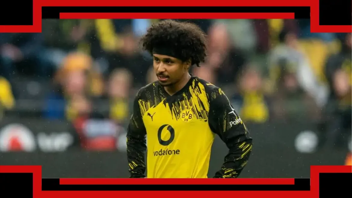 Karim Adeyemi weist Abgangsgerüchte beim BVB zurück – Spekulationen über England-Transfer halten an